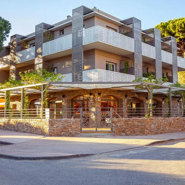 Hôtel La Ménado, hôtel à Cavalaire-sur-Mer