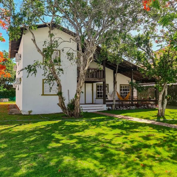 Casa com churrasqueira a 300m da Praia de Manguinhos
