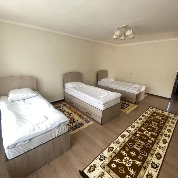 31 Guest House, hotel v destinaci Naryn
