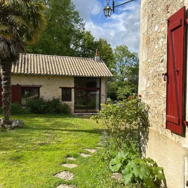 Au cœur du jardin, hotel in Souvigné