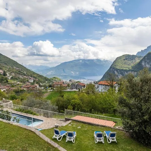 Tanas, hotel v destinaci Tenno