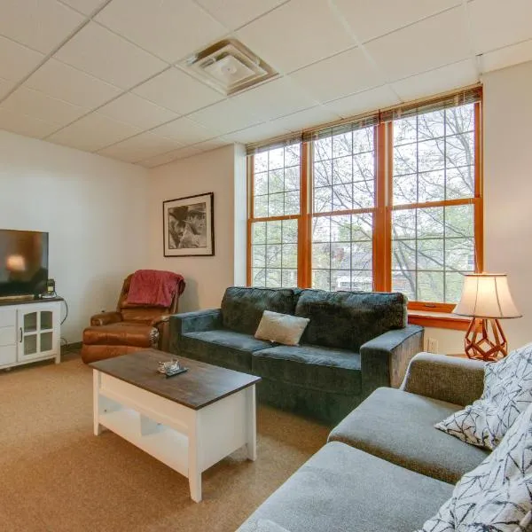 20 Mi to Dtwn Pittsburgh: Pet-Friendly Apartment, hotel em New Kensington