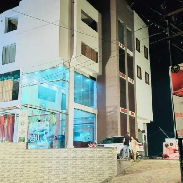 ๋ฉ๋ฃจํธ์ ์์นํ ํธํ
OYO Capital O Hotel Aroma Regency