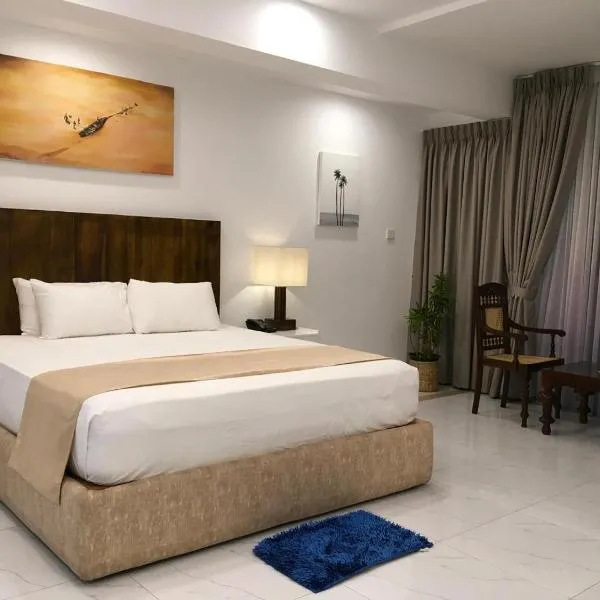 Lavinia Bay Beach Hotel、マウントラビニアのホテル