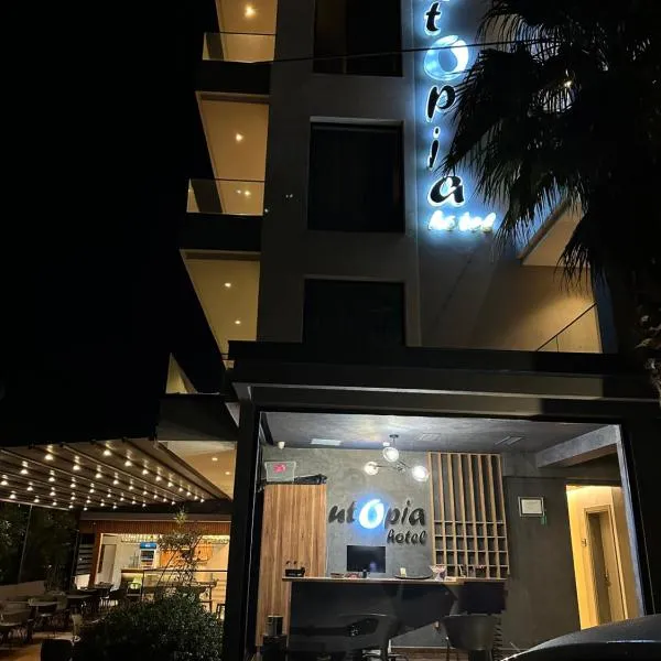 Hotel Utopia، فندق في كساميل