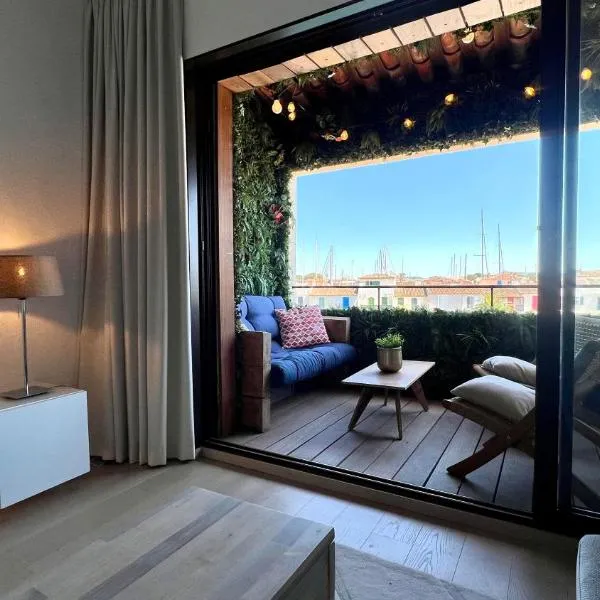 Port Grimaud - Appt cosy pour 2 - Plage à pied, хотел в Гримо
