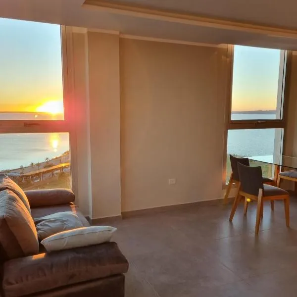Departamento nuevo 2 habitaciones 2 baños y balcón 95m2 Piso alto sobre la costanera, khách sạn ở Posadas
