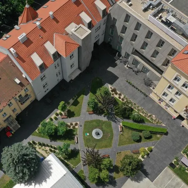 Centrum Salvator, hotel in Bratislava