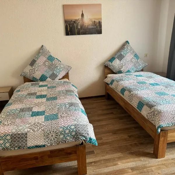 Ferienwohnung Montuerwohnung Naila, hotel v destinaci Naila