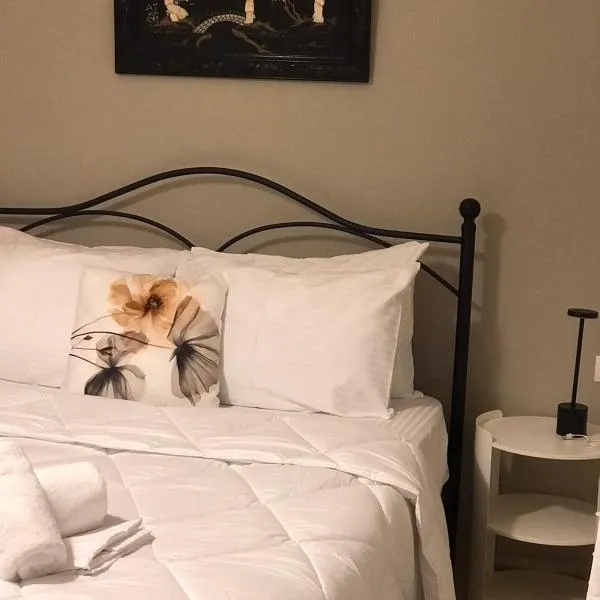 Cozy 4th floor 2-Spaced apartment with balcony, ξενοδοχείο στο Ηράκλειο Πόλη