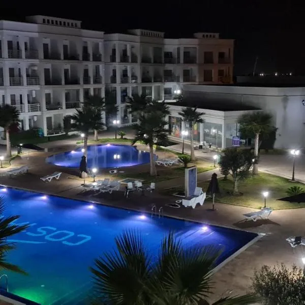 superbe appartement vue piscine, hotel a Bouznika