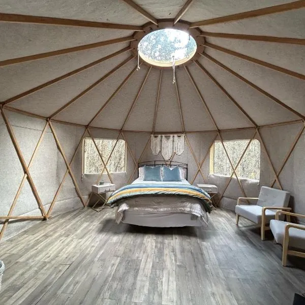 Glampanee - off grid, hotel v destinaci Napanee