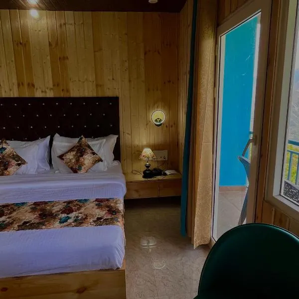 Bhupesh Lodge, מלון בPāl