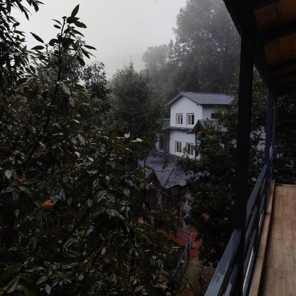 Oakakhi Stays, Deluxe room, khách sạn ở Rānīkhet