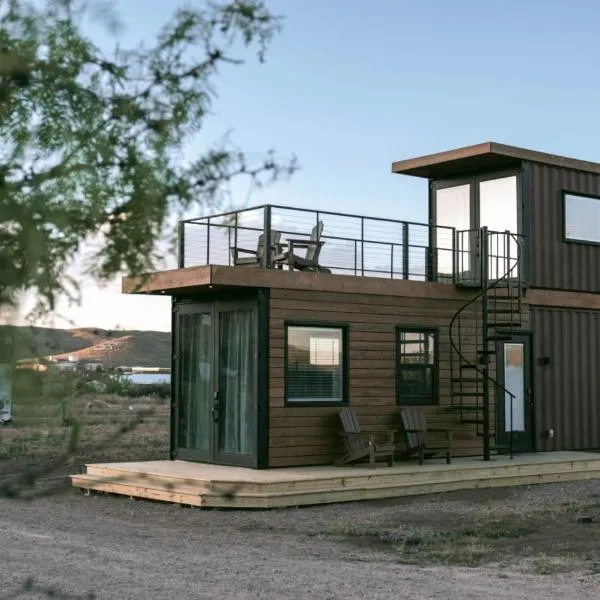 Somewhere in Texas Container Home, hotel v destinaci Alpine