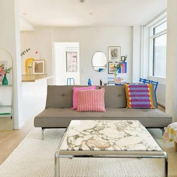 New luxury 110sqm apartment with terrace and great location、ヘルシンキのホテル