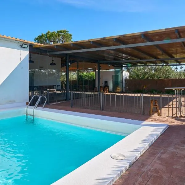Casa Rural Olivar de la Marquesa, hotel in La Carlota