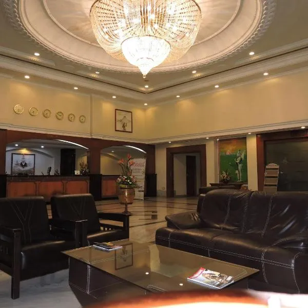 Hotel PLR Grand – hotel w mieście Tirupati