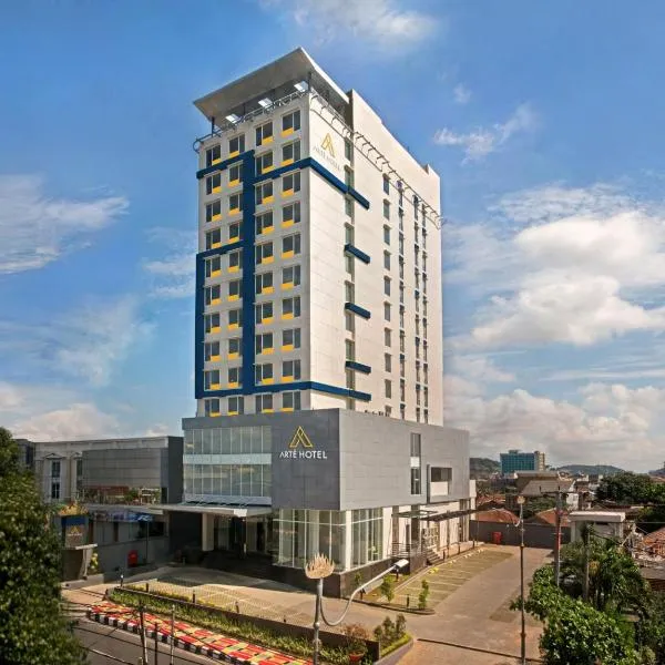 Arte Hotel Bandar Lampung, מלון בבנדר למפונג