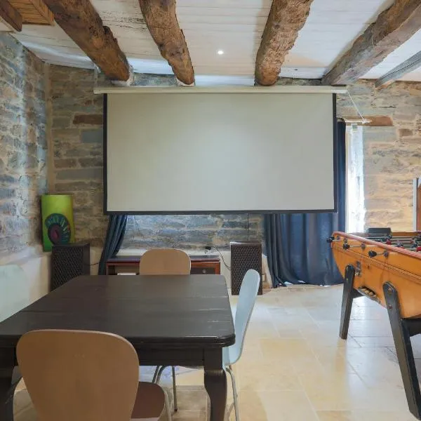 Gite Home Cinema Au Calme, hotel v destinaci Cléguérec