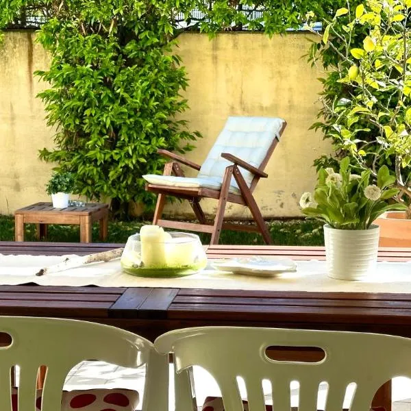 M216 - Marcelli, bilocale con giardino a 200mt dal mare, hotel v destinaci Marcelli