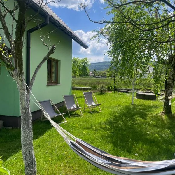 Dudkowe Domki w Beskidach- Relaks z Balią i Apiterapią, hotel v destinaci Jeleśnia