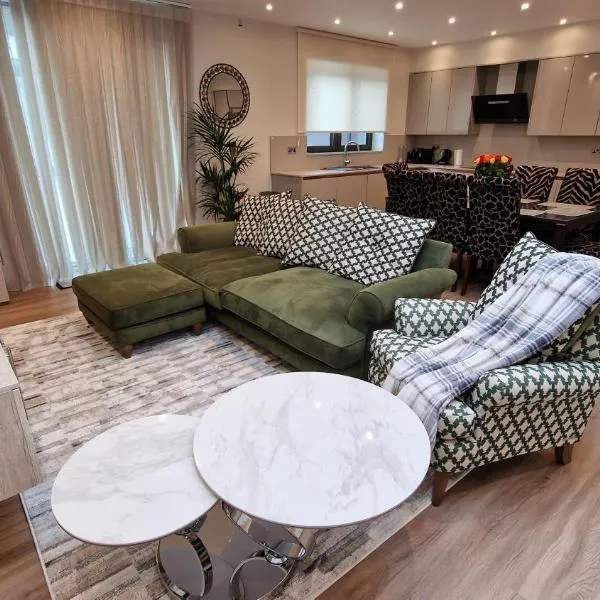 Deluxe House, hotel in Barkingside