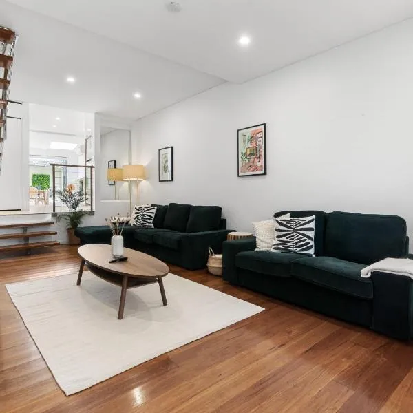 Stunning 3 Bedroom Terrace House in Vibrant Area, hotel en Sídney