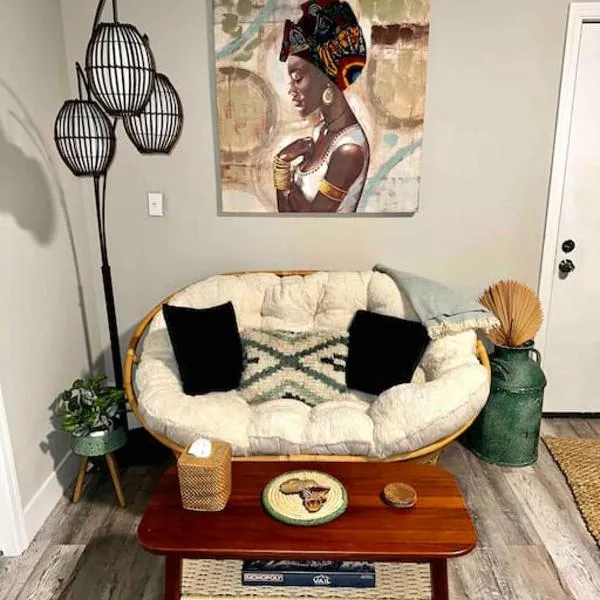 Boho Bungalow near TU/DT/Cherry St/Expo Center, ξενοδοχείο σε Τάλσα