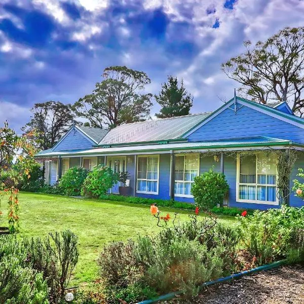 Marigold Cottage, A Blue Mountains Oasis- Spacious, Views & Kangaroos, hotel en Hartley Vale