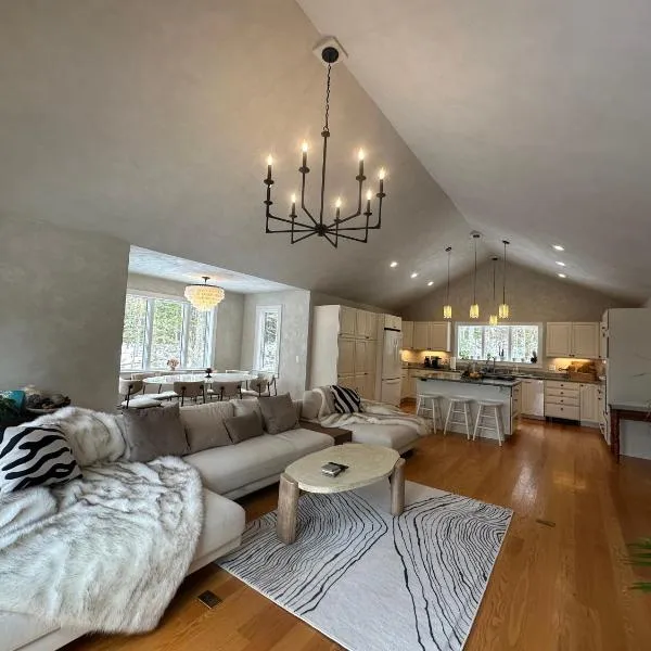 Viesnīca Modern House Family Retreat pilsētā Bārhārbora