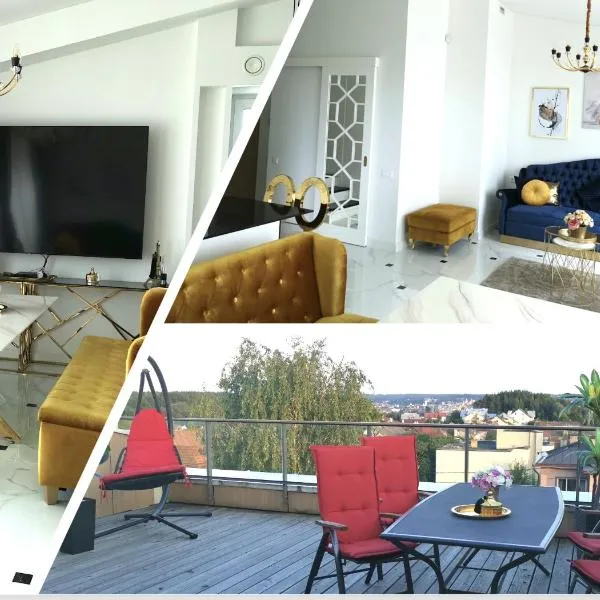 Luxury Penthouse with Large Terrace & Panoramic Old Town View، فندق في Vaivadiškės
