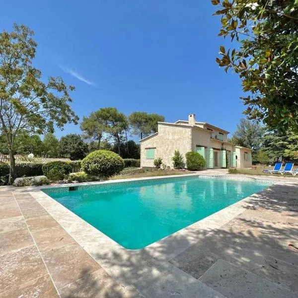 La Provence : Piscine, Tennis, Cinéma & Plus, hotel v destinácii Roquefort Les Pins