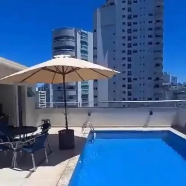 Duplex com laser privativo - piscina, sala de jogos, área de churrasqueira, hotel in Balneário Camboriú
