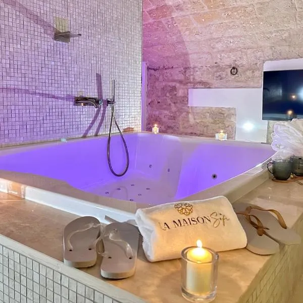 La Maison De Sofì - Luxury Suite & SPA, hotel in Bisceglie