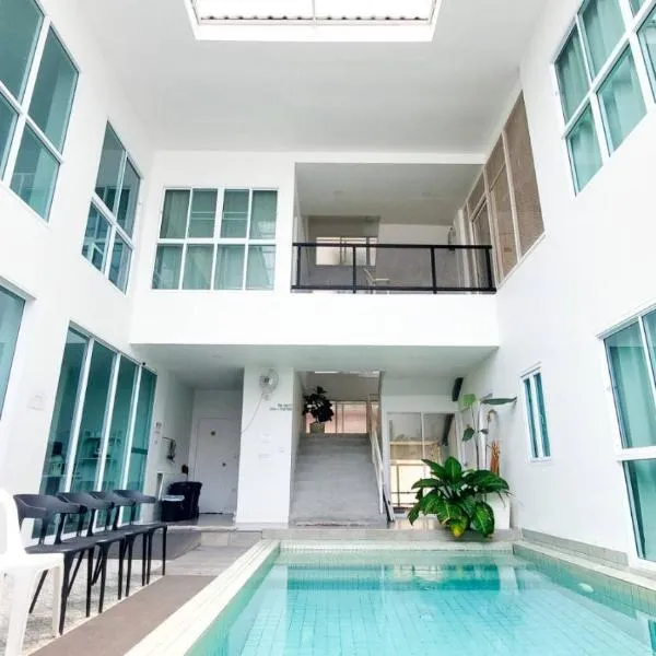 The Inn10 Pool Villa Pattaya, Entire Villa, 9 Bedrooms, Private Indoor Swimming Pool, ดิ อินน์เท็น, hotel v destinaci Pattaya Central