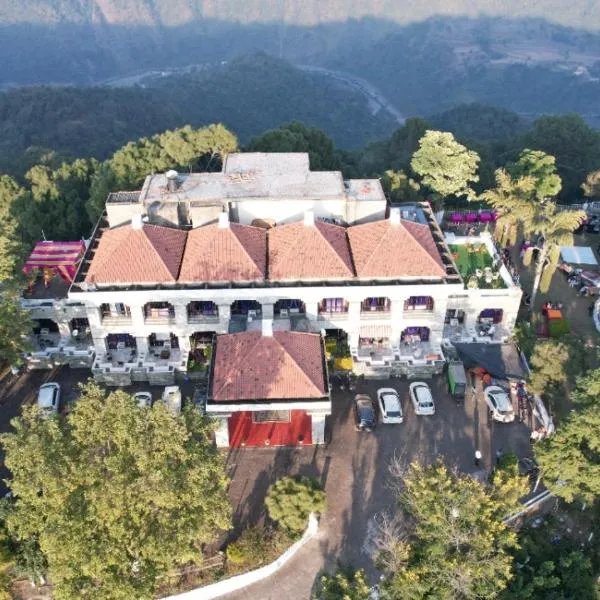 The Morni Resort, hotel in Banethi