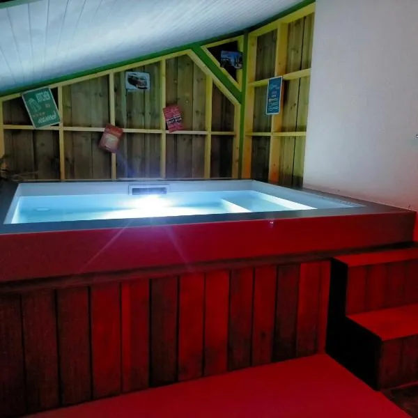 Gîte avec bain à remous privé entre Bordeaux et Lacanau océan, hotel a Brach