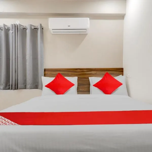 Super OYO Flagship Prime Time Hotel, hotell i Kukatpalli