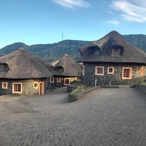 Liphofung cave, chalets, hotel in Leribe