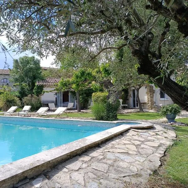 B&B Chambre indépendante double, khách sạn ở Deaux