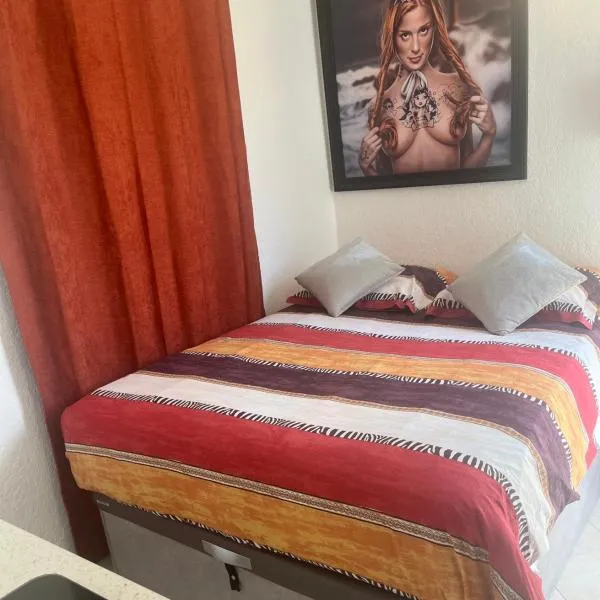 BEGOOD'IZ naturiste Studio indépendant au calme au coeur du village, hotel v destinaci Cap d'Agde