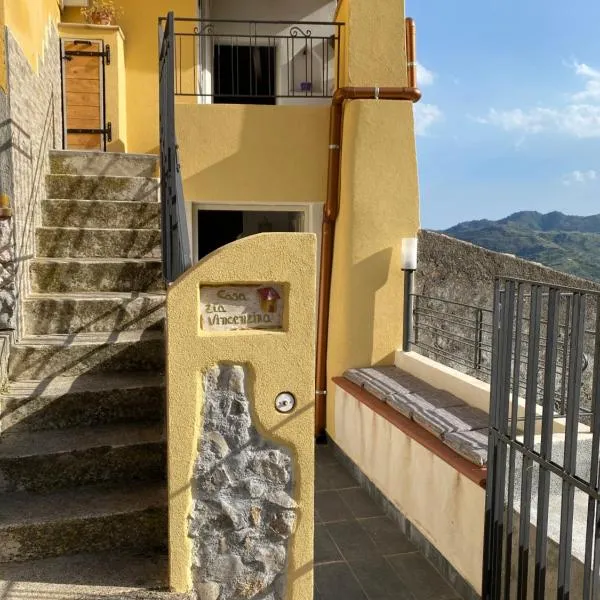 Casa zia Vincenzina – hotel w mieście Casalvecchio Siculo