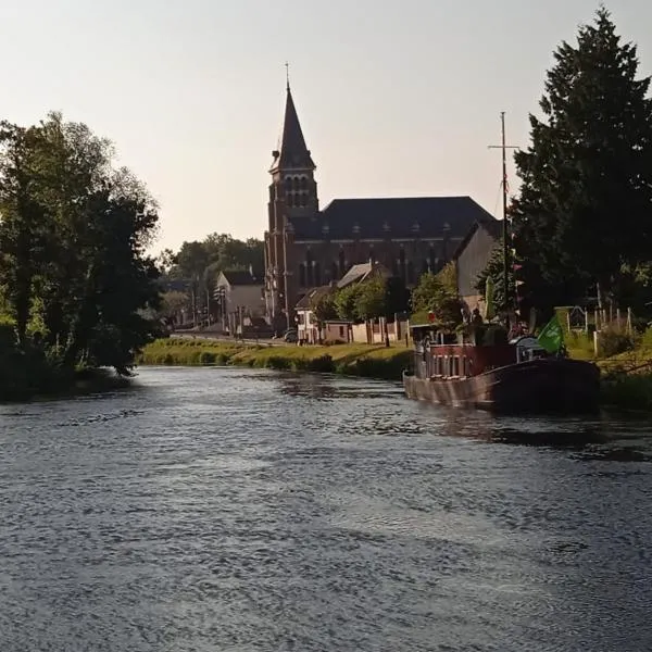 Aux 10 Ponts Maison spacieuse et conviviale au bord de la Somme la mer à 30 min 6 personnes, Hotel in Pont-Rémy
