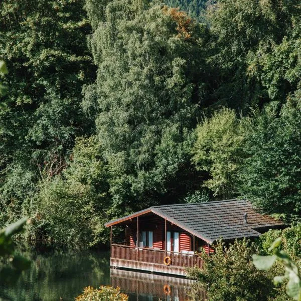 Herons Lake Retreat Lodges, hótel í St Asaph