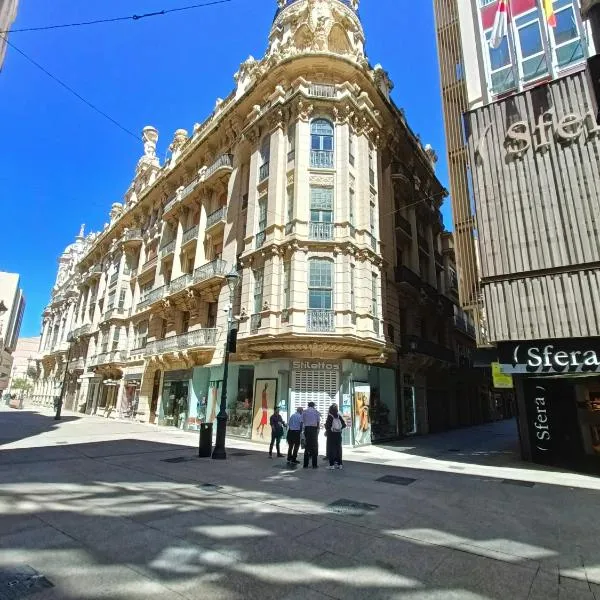 Piso en pleno centro de Albacete con garaje, hotel in Albacete