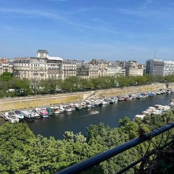 70m² sur la Seine, vue magnifique sur tout Paris !