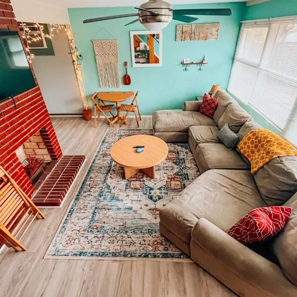 Sweet Sunny Summit House、グリーンズボロのホテル