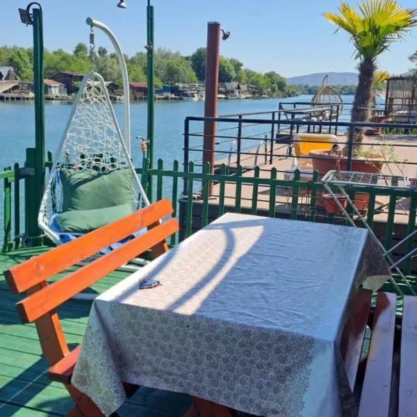 Kućica Pirata, hotel v destinaci Ulcinj