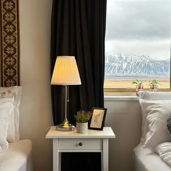 Selið Farm Stay - Family run guesthouse close to Borgarnes, hotel di Álftanes